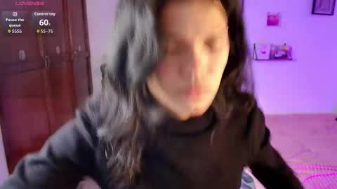 emycarver09 online show from 10.25.25