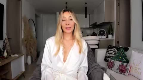 emyconneer online show from 12.10.24