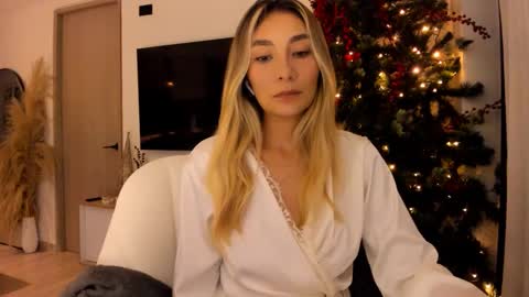 emyconneer online show from 12.11.24