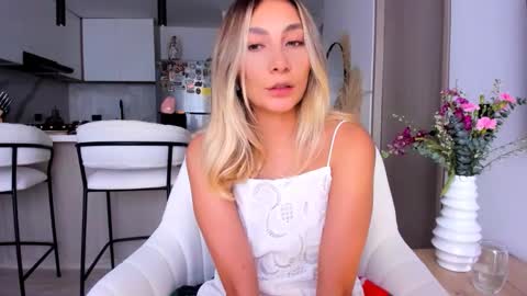 emyconneer online show from 01.11.25