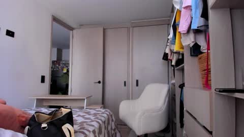 emyconneer online show from 02.03.25