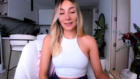 emyconneer online show from 02.19.25