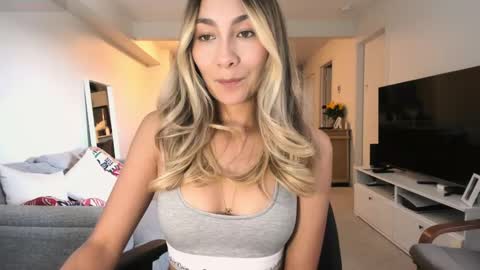 emyconneer online show from 09.24.25