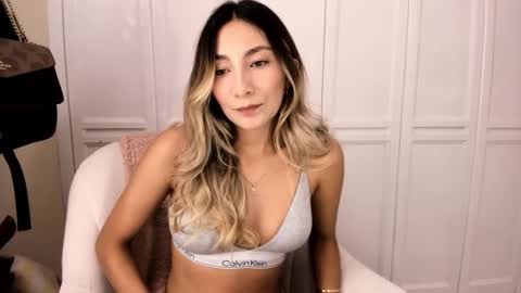 emyconneer online show from 12.13.25