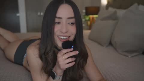 Snapshot of emyii chatting on 02.27.25 Eimi3 online show from 02.27.25