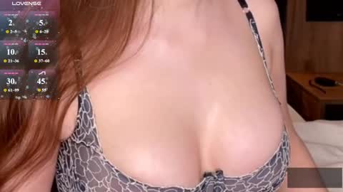 Snapshot of emyylast chatting on 04.04.26 Emy online show from 04.04.26