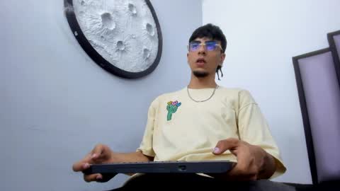 Snapshot of endrick_23 chatting on 04.12.26 endrick_23 online show from 04.12.26