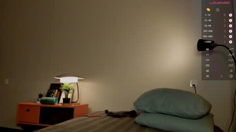 Snapshot of enen_glo chatting on 01.21.25 Enen online show from 01.21.25