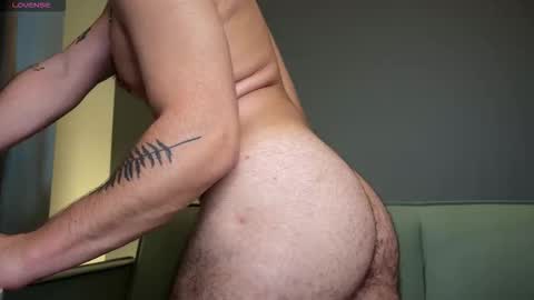 Snapshot of enen_glo chatting on 10.13.25 Enen online show from 10.13.25