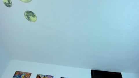 juliana  online show from 04.17.26