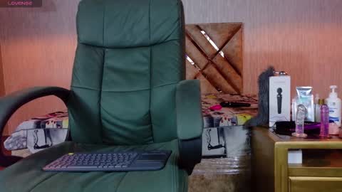 Snapshot of engel_devil chatting on 09.11.25 Engel online show from 09.11.25