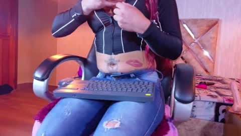 Snapshot of engel_devil chatting on 11.13.25 Engel online show from 11.13.25