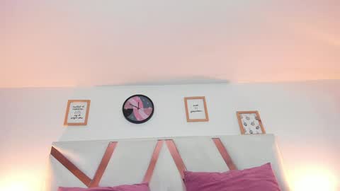 Snapshot of engelstone_ chatting on 02.05.25 E N G E L online show from 02.05.25