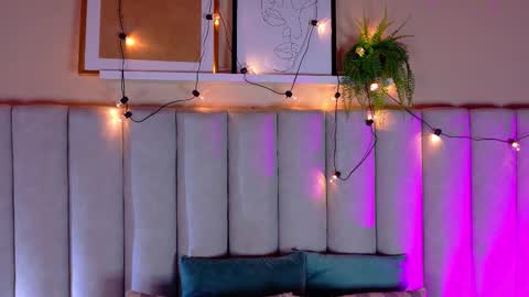 Snapshot of engelstone_ chatting on 10.17.25 E N G E L online show from 10.17.25