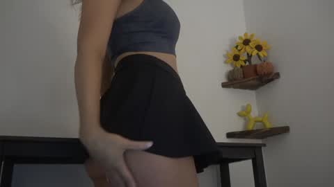 Snapshot of english_rose__ chatting on 10.31.25 Rosie online show from 10.31.25