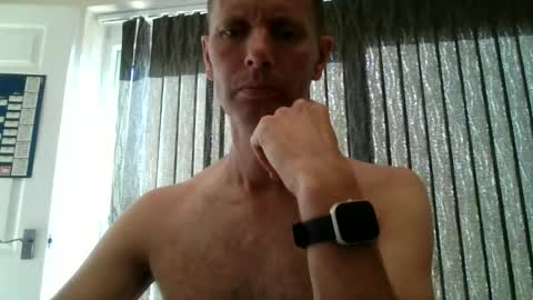 Snapshot of englishguy183 chatting on 07.07.26 EnglishGuy183 online show from 07.07.26