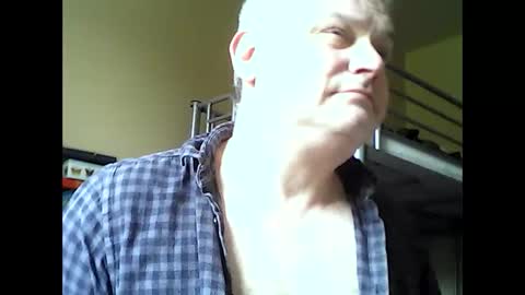 englishguysurrey online show from 05.19.26