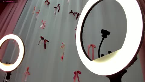 Snapshot of enigmatic_ella chatting on 03.31.26 Ella online show from 03.31.26