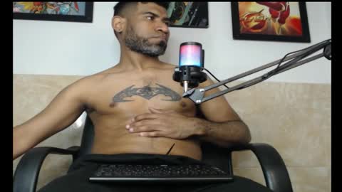 Snapshot of enriblack92 chatting on 11.05.25 enriblack92 online show from 11.05.25