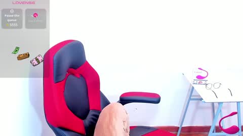 Snapshot of enrique_villa23 chatting on 02.06.25 enrique online show from 02.06.25