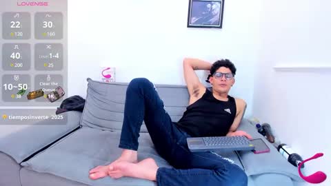 Snapshot of enrique_villa23 chatting on 02.07.25 enrique online show from 02.07.25