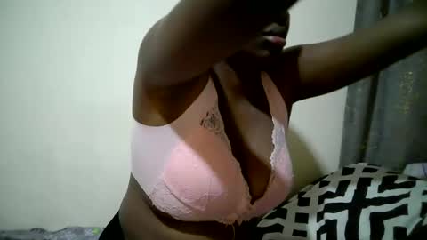 Snapshot of enter_dee chatting on 03.02.26 Ell online show from 03.02.26