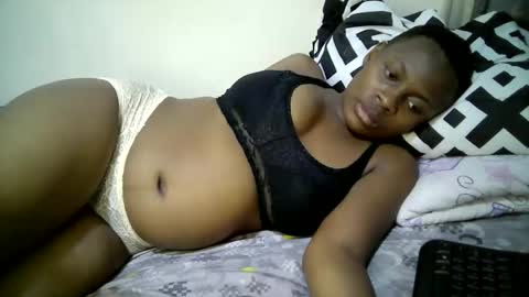 Snapshot of enter_dee chatting on 04.15.26 Ell online show from 04.15.26