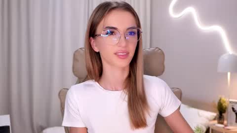 Snapshot of entya chatting on 11.21.25 entya online show from 11.21.25