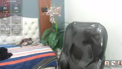 Snapshot of enyelin chatting on 06.12.26 Enyenlina online show from 06.12.26