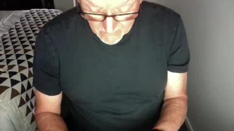 Snapshot of enzed2 chatting on 05.19.26 enzed2 online show from 05.19.26