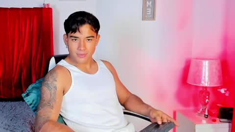 Snapshot of enzo_corleone chatting on 04.29.26 enzo_corleone online show from 04.29.26