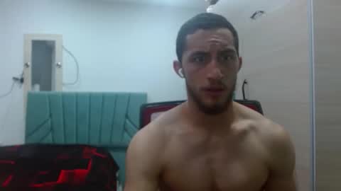 Snapshot of enzo_savage chatting on 10.15.25 enzo_savage online show from 10.15.25