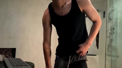 Snapshot of enzo_steel chatting on 11.27.25 enzo_steel online show from 11.27.25