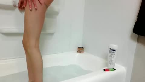 Snapshot of eofficiall chatting on 12.10.24 Eve online show from 12.10.24