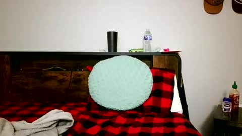 Snapshot of eofficiall chatting on 12.28.24 Eve online show from 12.28.24