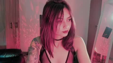 Snapshot of ephemeral_hot chatting on 04.30.26 Leyla online show from 04.30.26