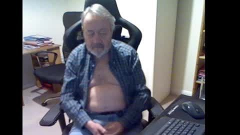 erasmus_d online show from 11.25.25