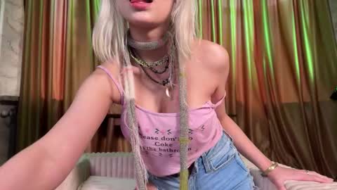 Snapshot of erectioneeering chatting on 03.27.26 Alissa online show from 03.27.26