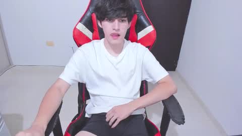 Snapshot of eren_tatakae chatting on 02.01.26 eren_tatakae online show from 02.01.26