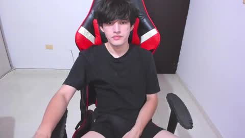 Snapshot of eren_tatakae chatting on 02.20.26 eren_tatakae online show from 02.20.26