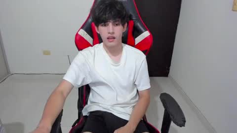 Snapshot of eren_tatakae chatting on 04.10.26 eren_tatakae online show from 04.10.26