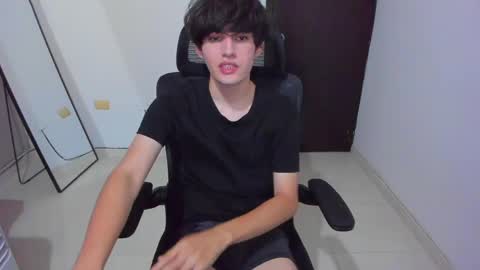 Snapshot of eren_tatakae chatting on 05.18.26 eren_tatakae online show from 05.18.26