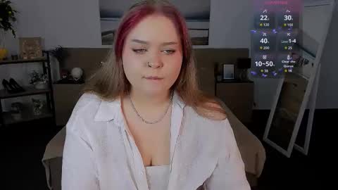 Snapshot of erica_love_ chatting on 10.06.25 erica_love_ online show from 10.06.25