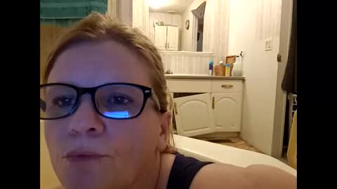 Snapshot of ericas080625 chatting on 03.26.26 EazyE MattyDaddy online show from 03.26.26