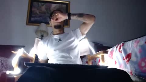 Snapshot of erick_martinezz chatting on 03.08.25 erick online show from 03.08.25