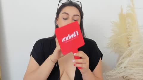 Snapshot of erika_mendez1 chatting on 12.03.24 Erika Mendez online show from 12.03.24