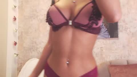 Erikabeee online show from 02.18.25