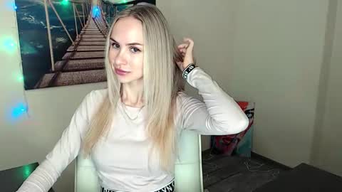 Erika online show from 09.25.25