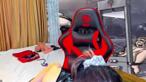 Snapshot of erikalorren chatting on 12.12.24 erikalorren online show from 12.12.24