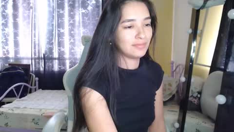 erina_1 online show from 11.08.25